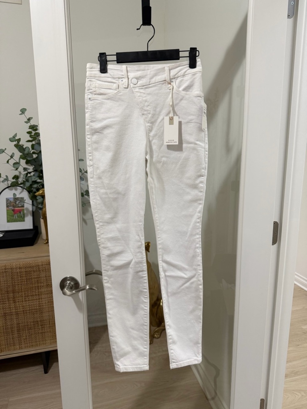 NWT Good American White Skinny Jeans 2/26